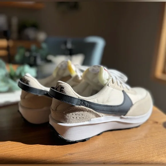 EUC - WOMEN'S NIKE WAFFLE DEBUT SNEAKERS - Picture 2 of 12